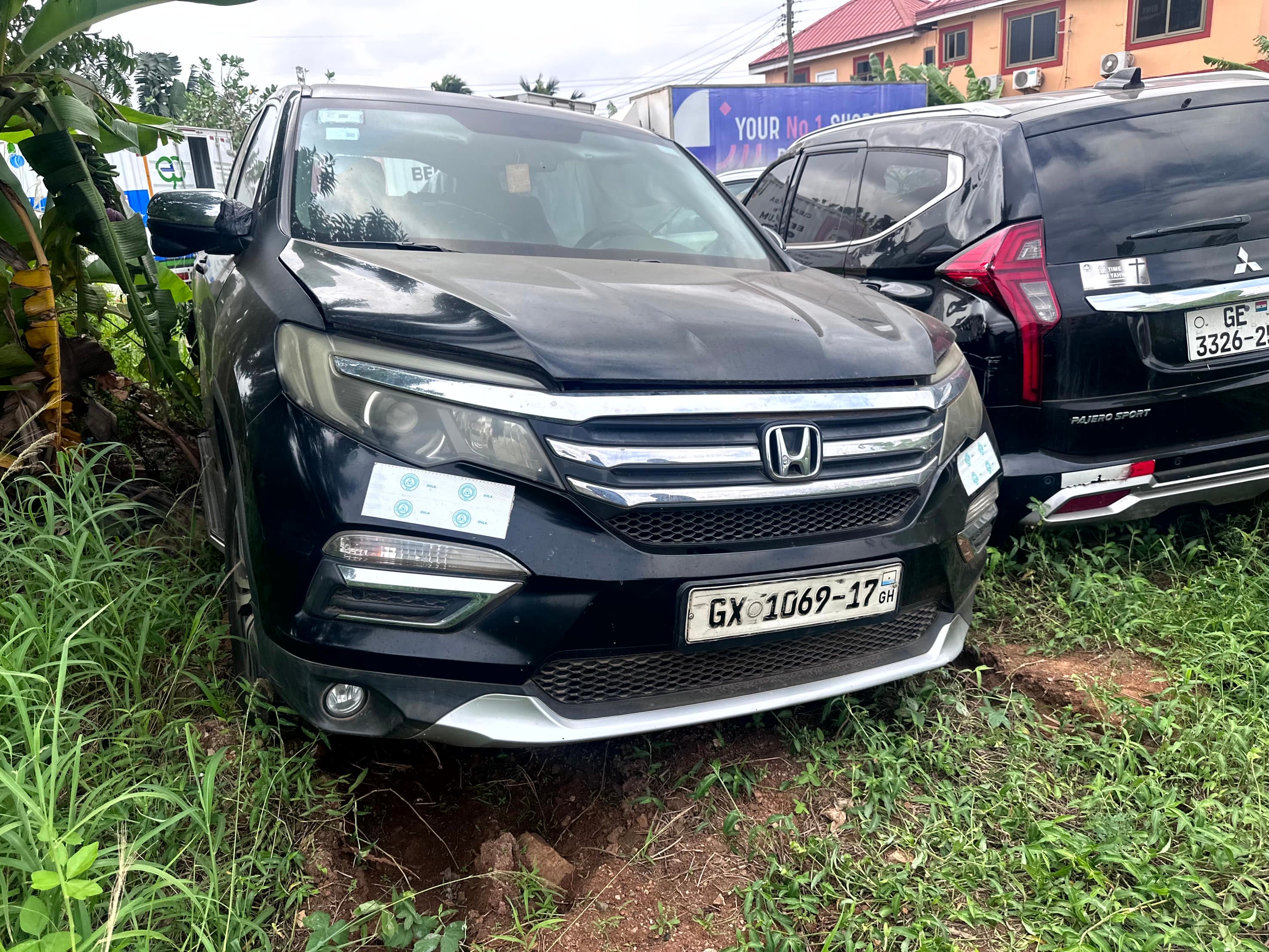 2017 Honda Pilot - image 1